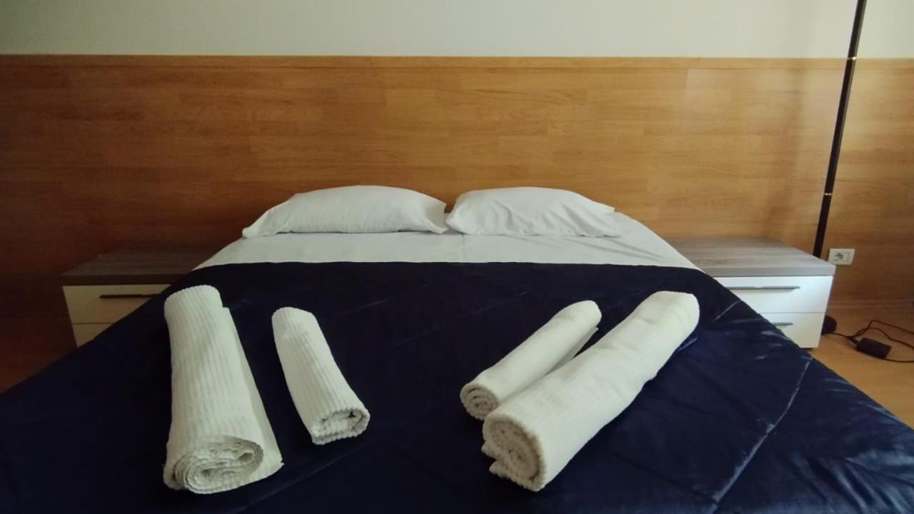 Downtown Authentic Apartment Tirana Myslym Shyri Ngoại thất bức ảnh